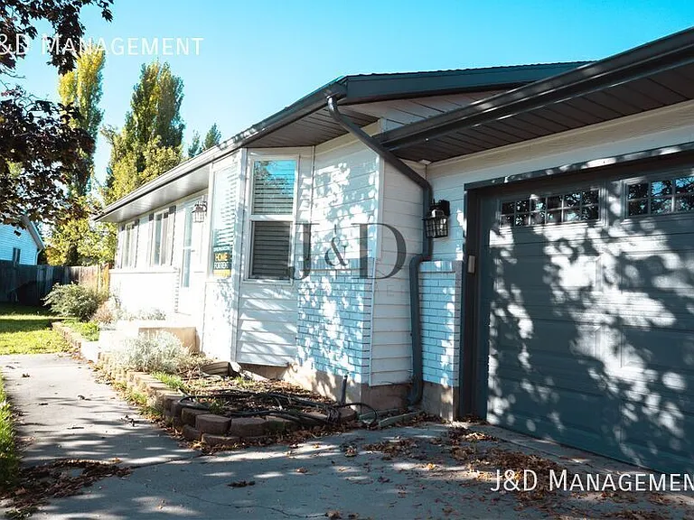 1490 S 135 W — Photo 25