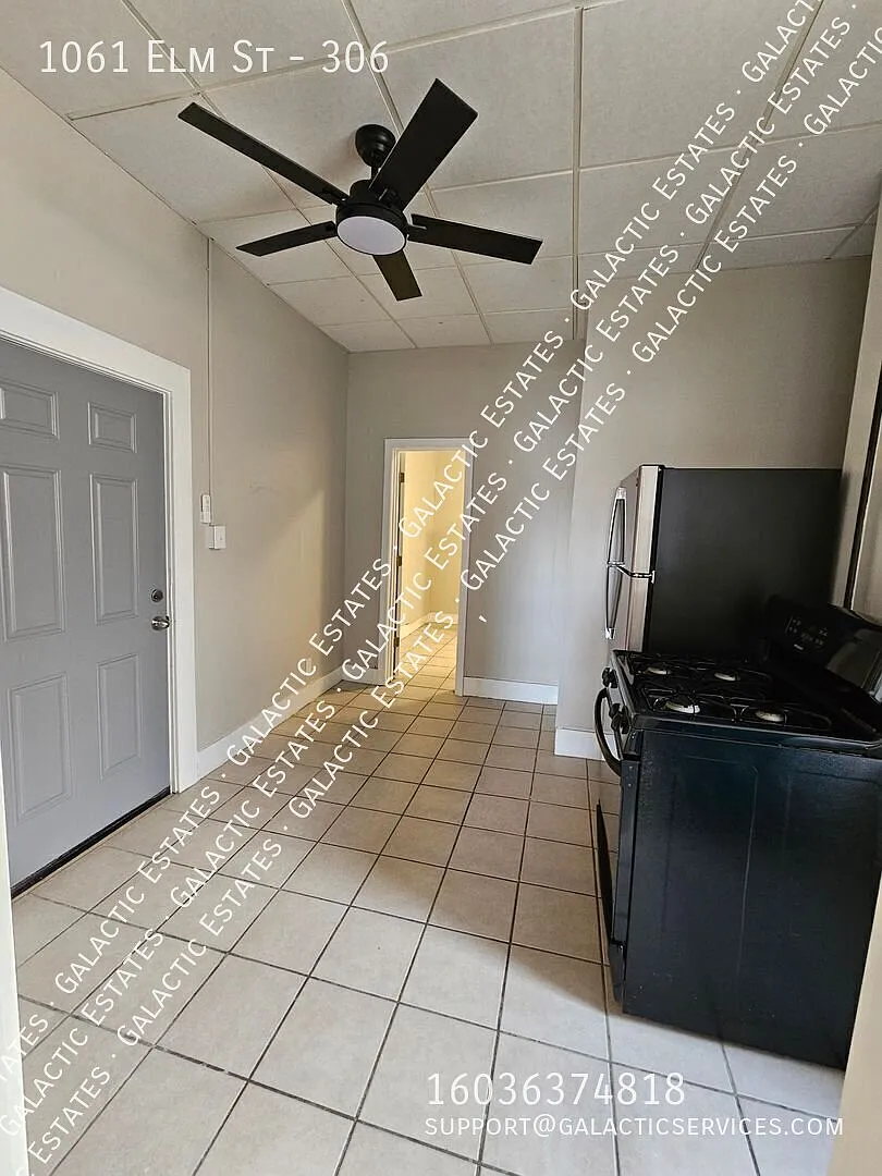 One Bedroom Apartment in Downtown Manchester — Photo 2