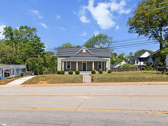 3rd image of 904 Anderson Rd