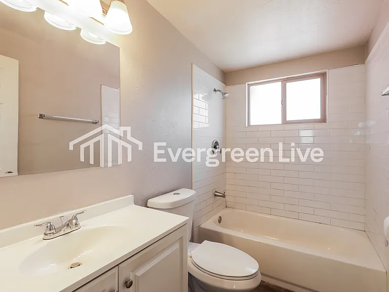 8056 E Victoria Dr — Photo 11