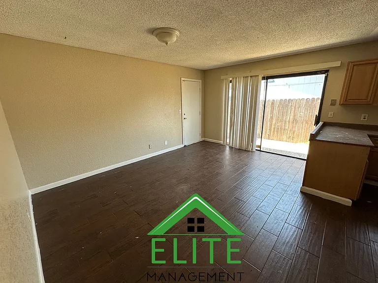 3614 Cypress St — Photo 10