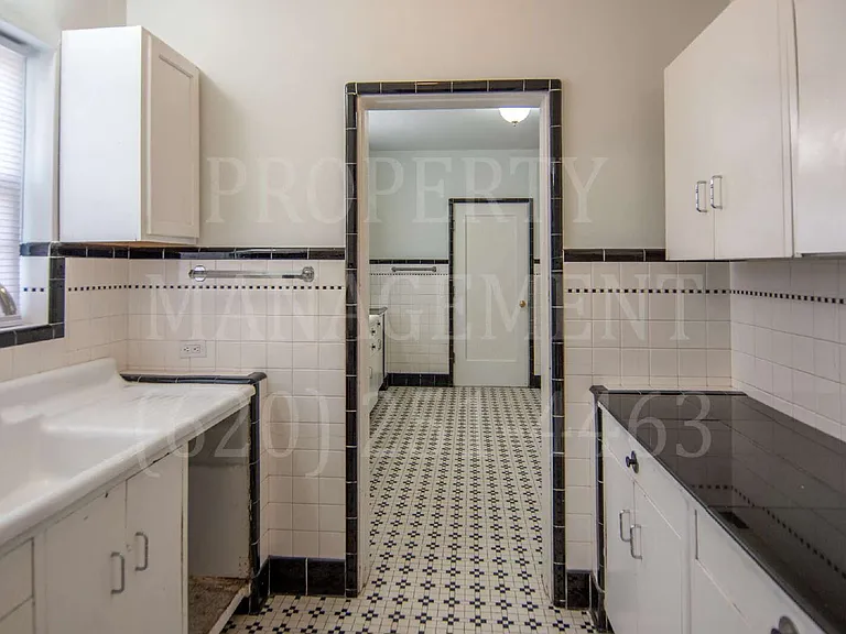 1110 W 5th St — Photo 20