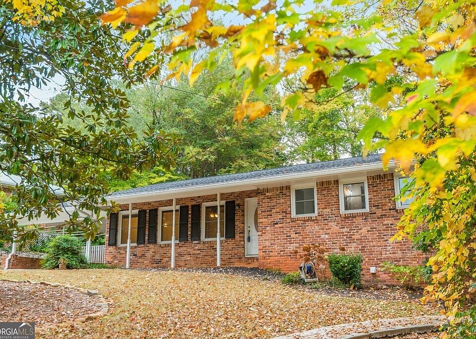 1st image of 1457 Holly Ln