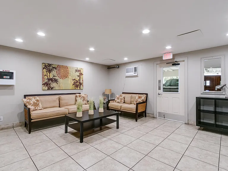 300 NE 14th Ave #411 — Photo 42
