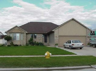48698 Wheatfield Dr, New Baltimore, MI 48051