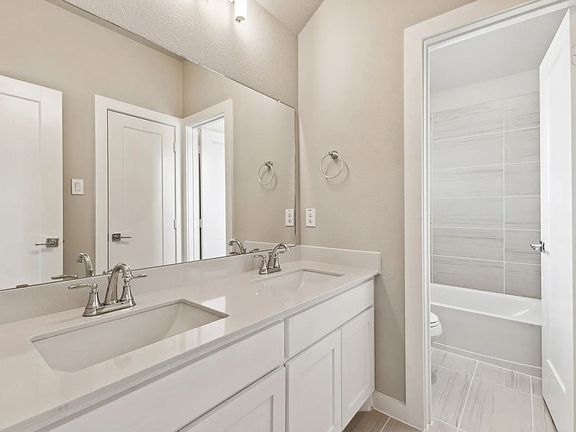 2nd image of 4421 Havenridge Dr