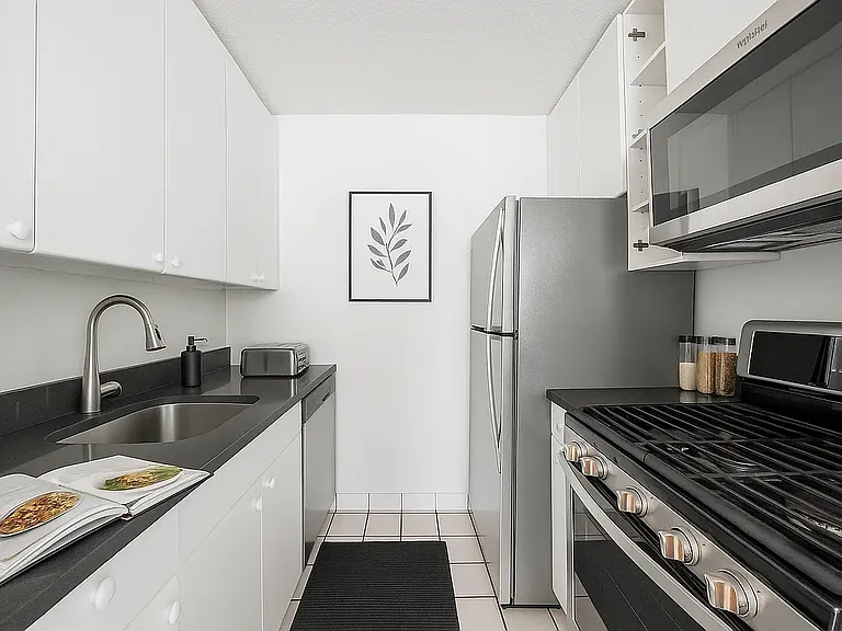 330 W 56th St #5B — Photo 2