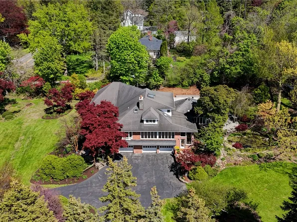 157 W Jefferson Rd, Pittsford, NY 14534