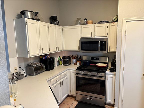 5th image of 1830 Creek Dr