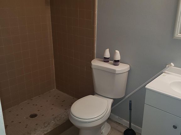 4th image of 8518 N Alaska St APT A