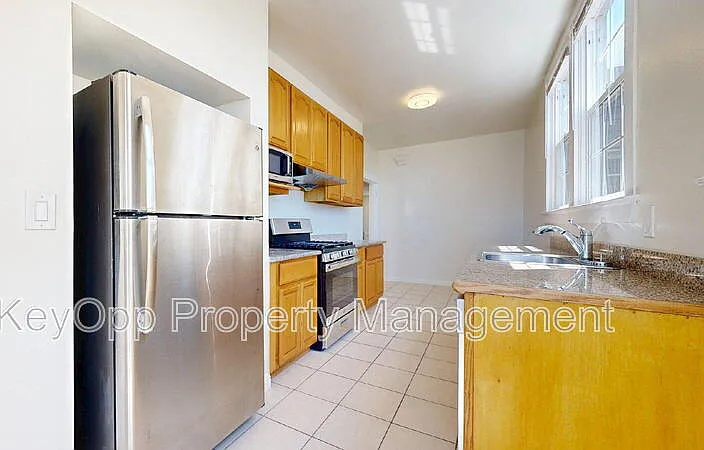 1608 Balboa St — Photo 25