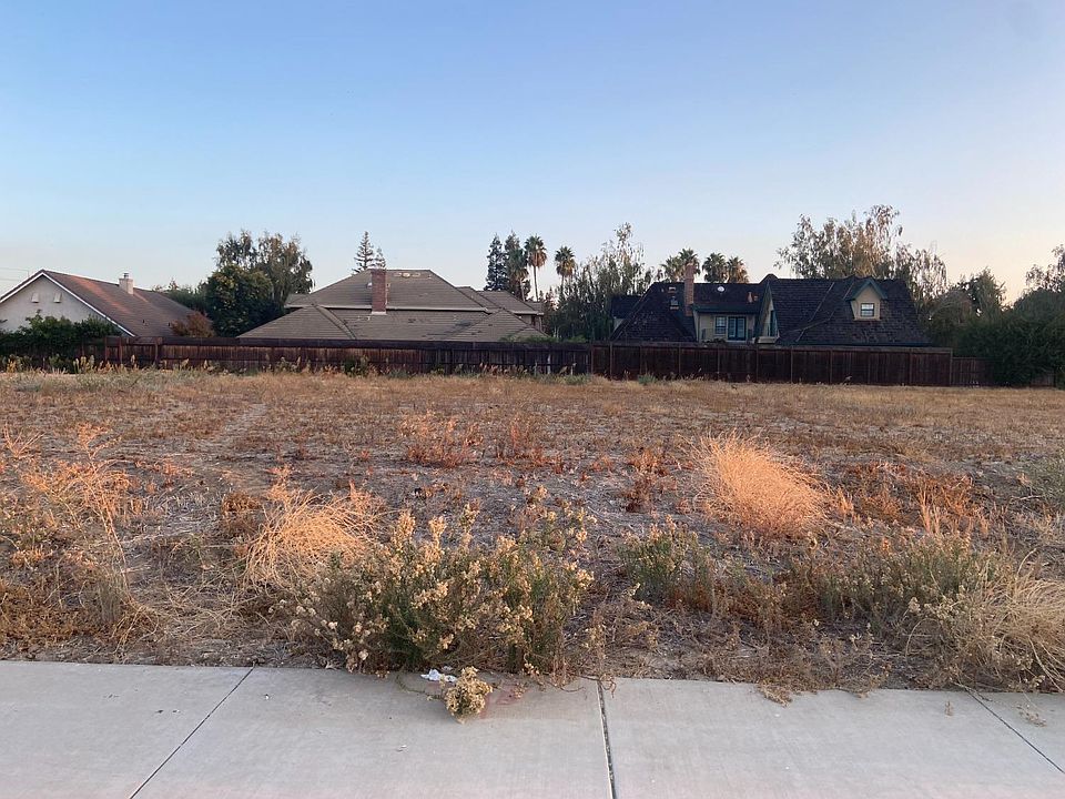 1st image of 2419 Interlaken Ct