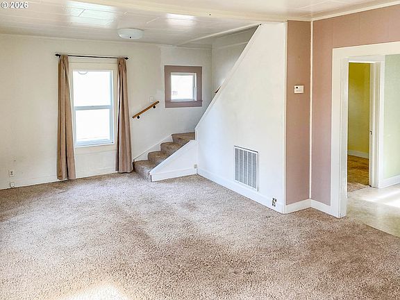 3rd image of 1747 SE Kane St
