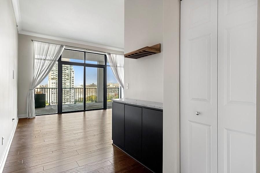 1st image of 340 W Superior St APT 1212