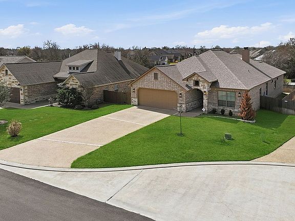 3rd image of 3516 Foxcroft Path