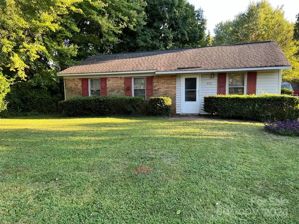 1012 Afternoon Ct, Charlotte, NC 28216