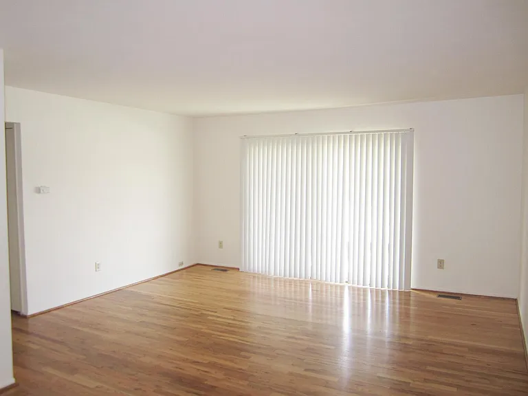 5085 Mansfield Ave — Photo 5