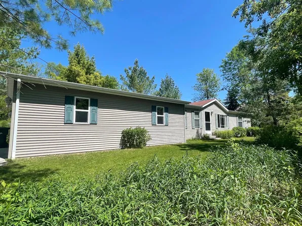 3906 Lloyd St, Green Bay, WI 54311