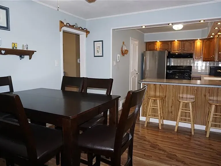 412 McLaughlin Ave — Photo 10