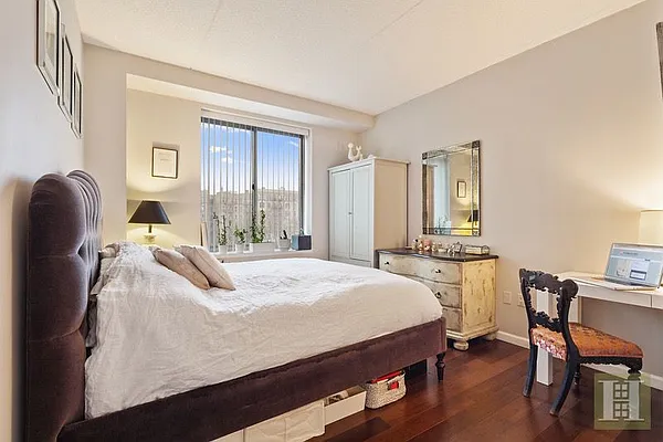 Rented by Halstead Real Estate | media 28