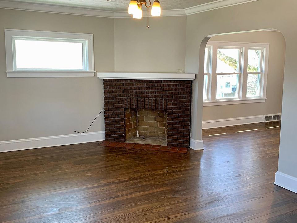 1st image of 4406 W 49th St