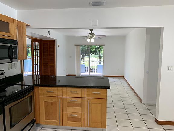 2nd image of 1405 Meridian Ave APT 201