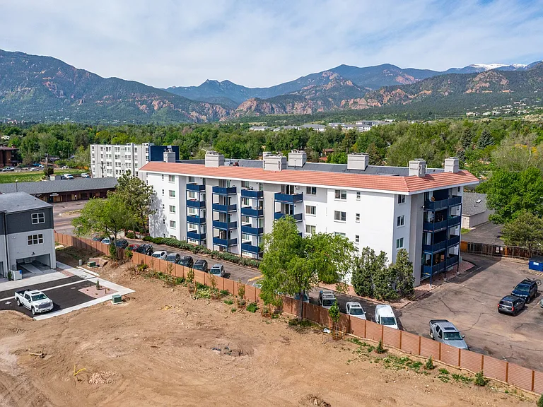 Kalo Broadmoor Terrace Exterior