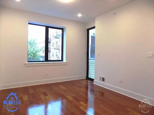 Rented by Blue Egg Realty Corp | media 31