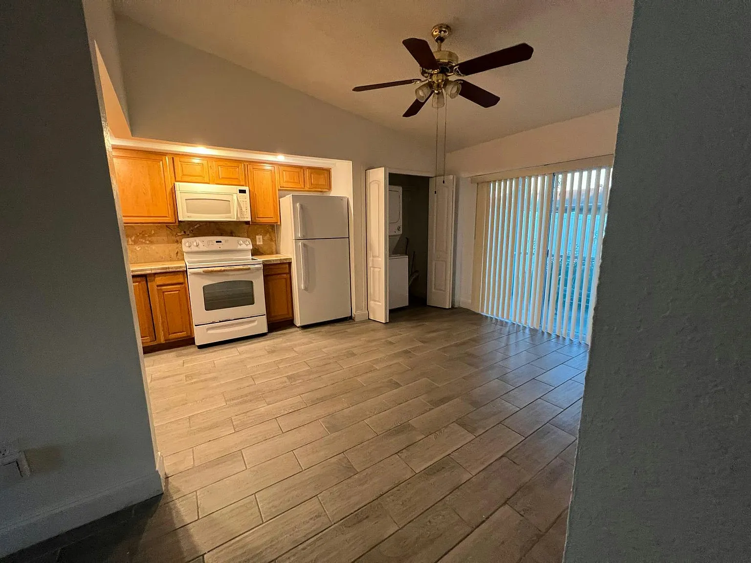 3141 Lorry Ln — Photo 1