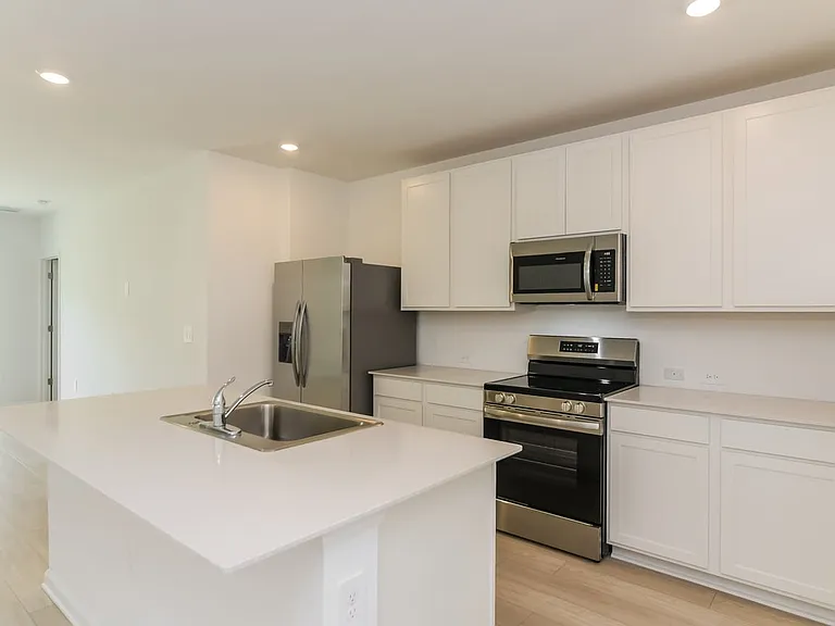 6417 Domizio Dr — Photo 8