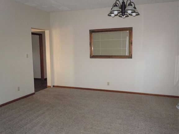 4th image of 180 Smola Ln