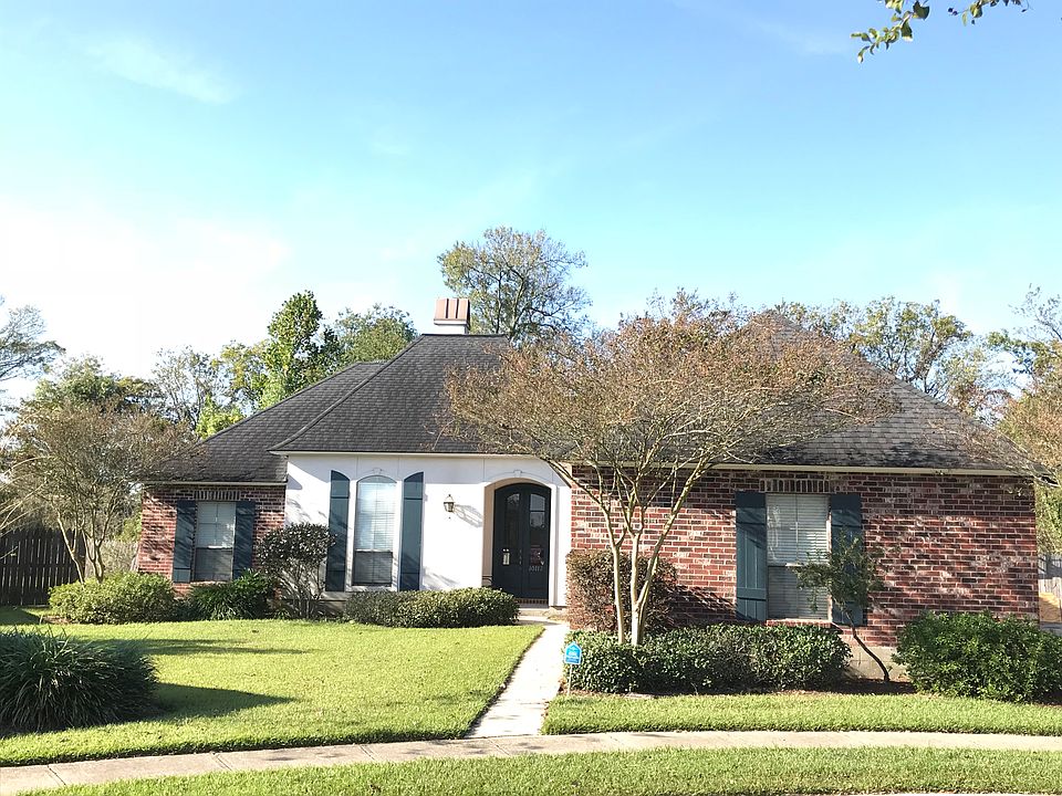 Located at the end of a cul-