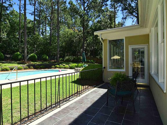5th image of 215 Aiken Hunt Cir