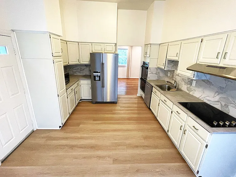 8410 Buckhannon Dr — Photo 11