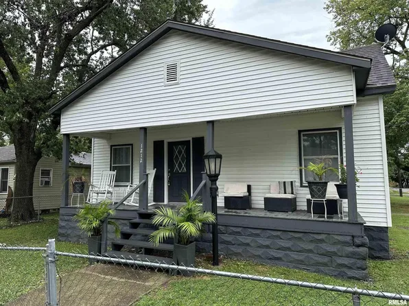 1212 W Tyler St, Herrin, IL 62948