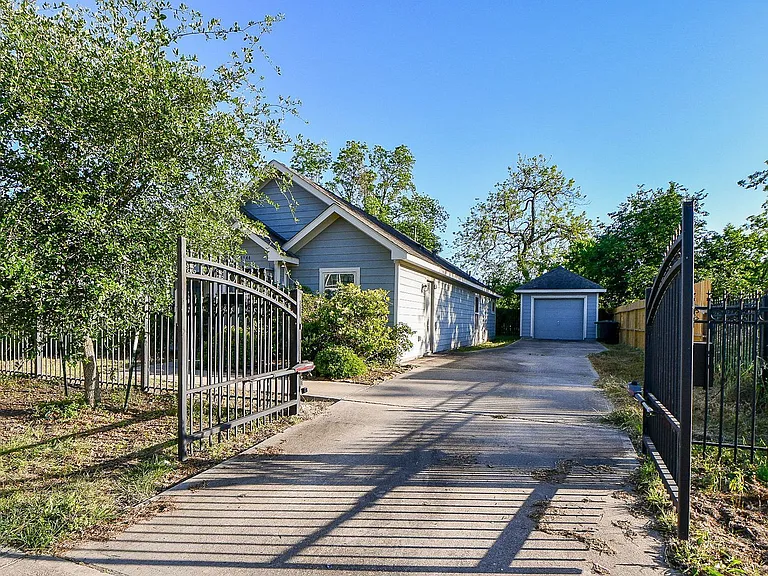 3344 Anita St — Photo 32