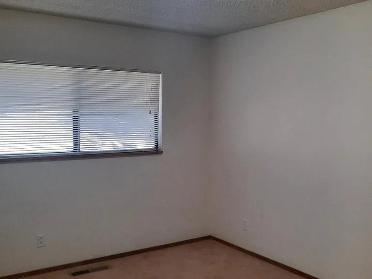 14421 Carnegie Rd — Photo 5