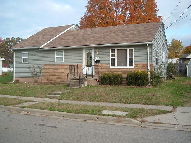 2nd image of 224 3rd Ave