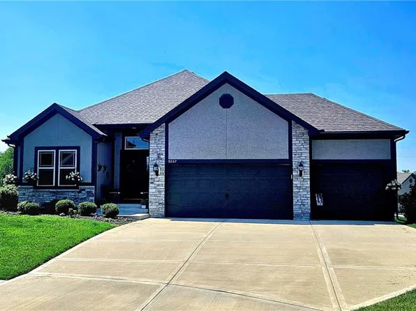 9207 NE 93rd Ct, Kansas City, MO 64157