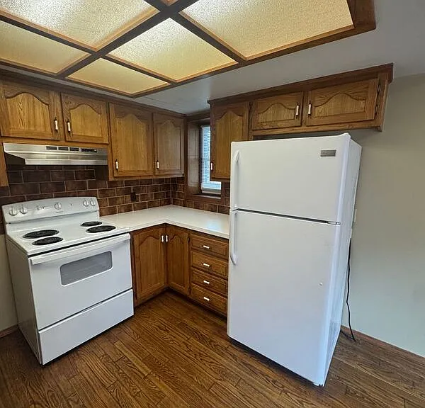 510 E Elm St #E — Photo 8