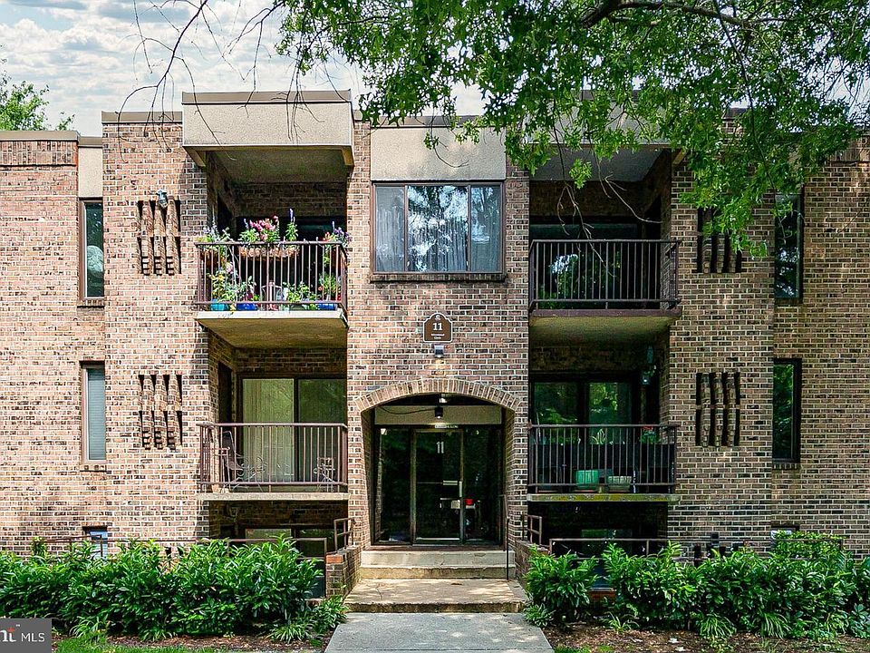1st image of 11 Silverwood Cir APT 6