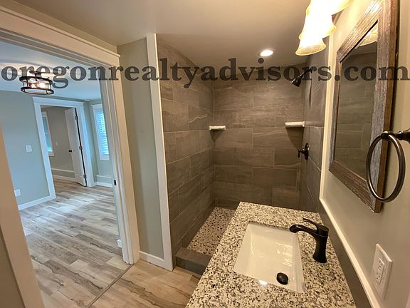 Lower Level Jack & Jill Bath with Large Shower