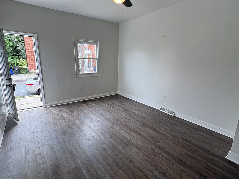 338 Hamilton St — Photo 8