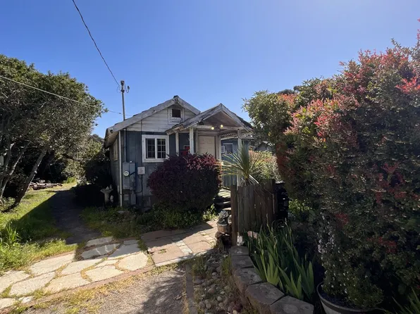 4576 Foulweather St, Florence, OR 97439