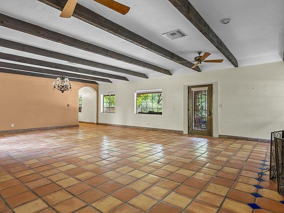 5th image of 43 Piedra Dr