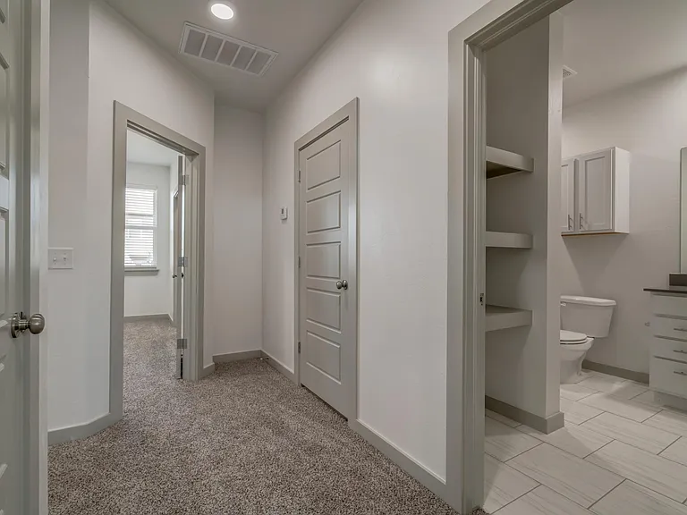 13513 Vinita Dr — Photo 9