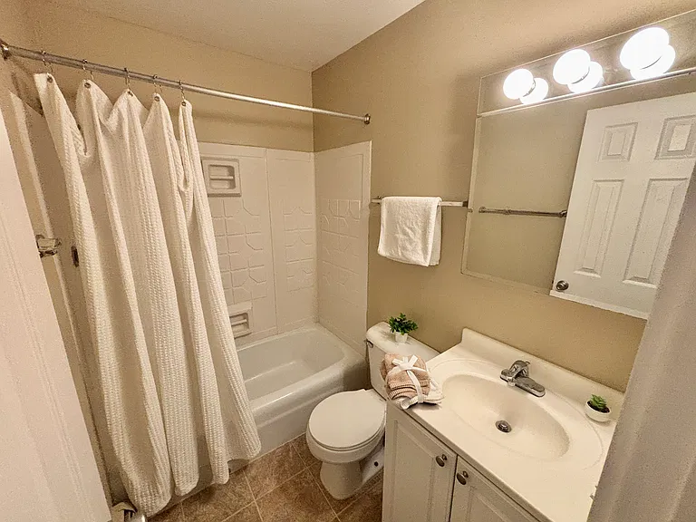 702 W Badger Rd #9 — Photo 9