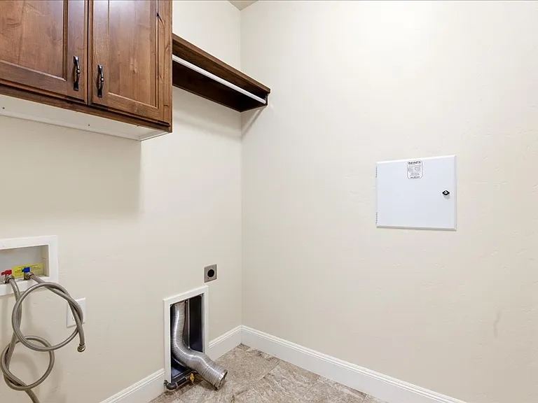 1415 E Summerheights Dr — Photo 30