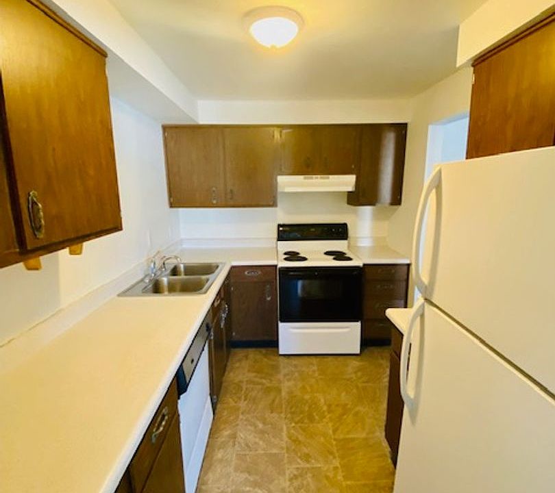 1st image of 450 S Saint Bernard Dr #6