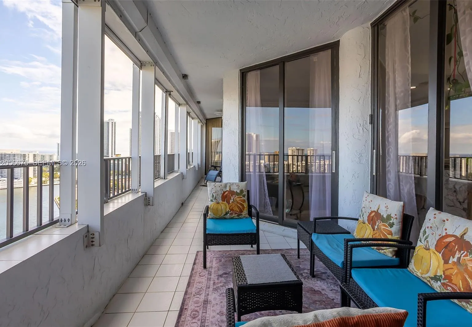 Anchor Bay Club Condo — Photo 4